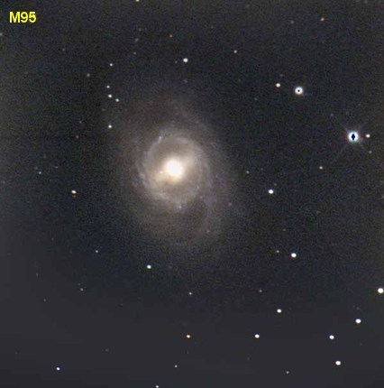 Típus: Galaxis, α = 10:43:57.8, δ = 11:42:12, Csillagkép: , Fényesség: 9.8, Méret: 444|300|13