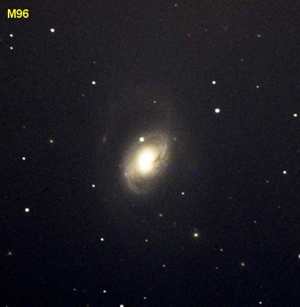 Típus: Galaxis, α = 10:46:45.8, δ = 11:49:12, Csillagkép: , Fényesség: 9.3, Méret: 468|312|176