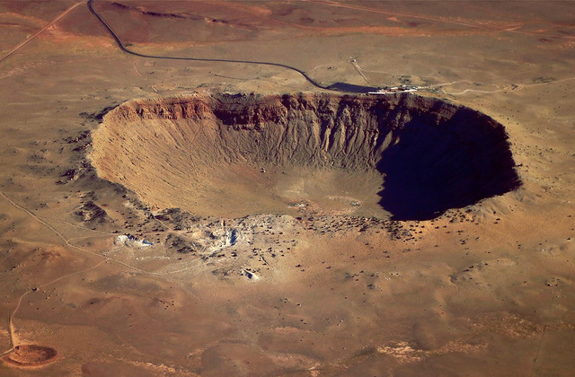 Az 1,2 km átmérőjű Barringer-kráter Arizonában